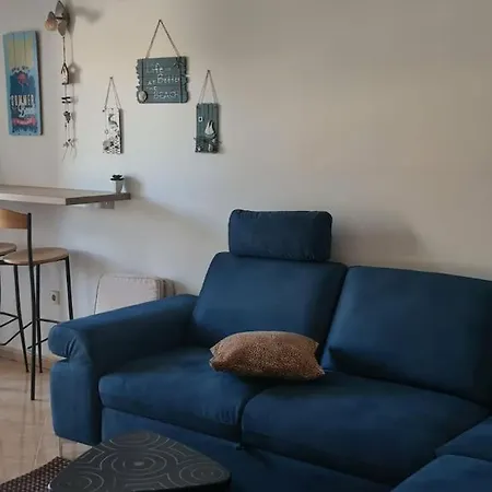 Remca W/ Private Yard + Parking Διαμέρισμα