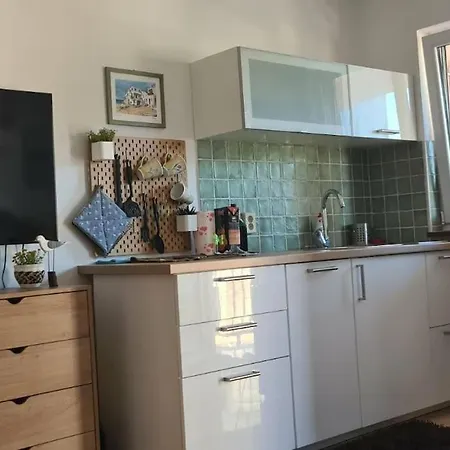 Remca W/ Private Yard + Parking