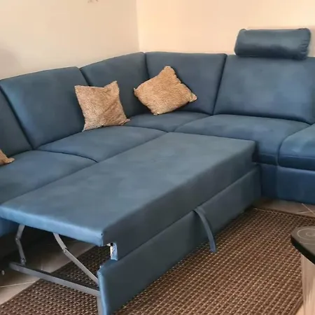 Remca W/ Private Yard + Parking * Karigador