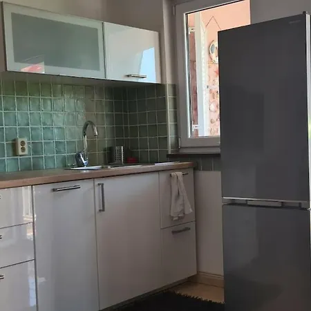 Διαμέρισμα Remca W/ Private Yard + Parking